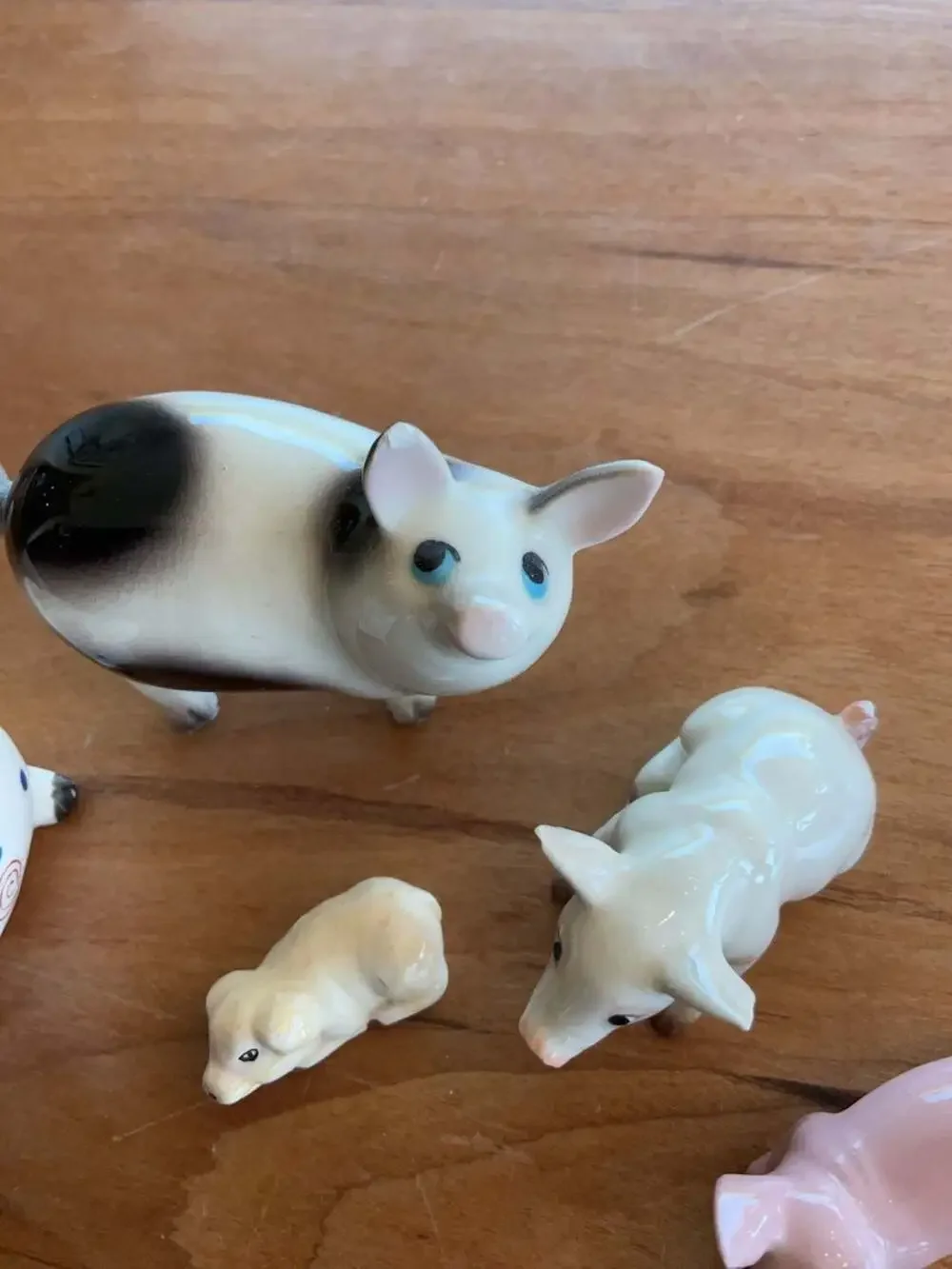 Vintage Ceramic Pig Figurine Set‎ with Salt and Pepper Shaker